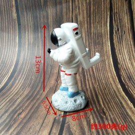 creative crafts resin decoration car gift Chinese astronaut lazy mobile phone holder